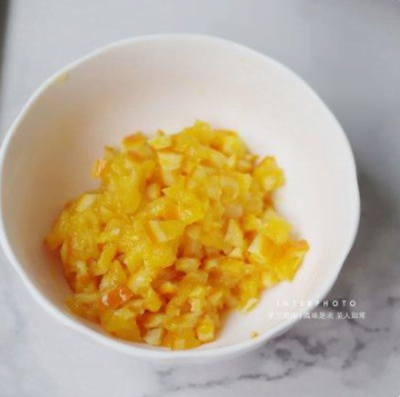 香橙磅蛋糕，甜橙加入到蛋糕中，讓雞蛋蛋糕變的清香無比